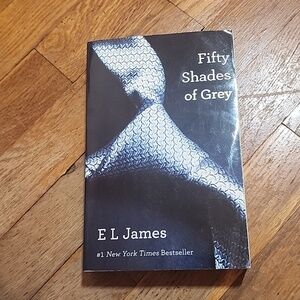 FIFTY SHADES OF GREY PAPERBACK BOOK BY E L JAMES